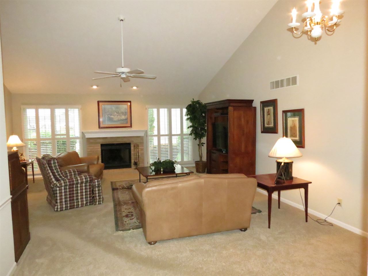 942 Andrews Ct, South Bend, IN 46614 photo 2