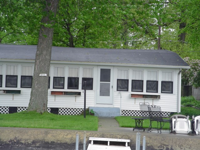 6041 E Island Ave, Syracuse, IN 46567 photo 2