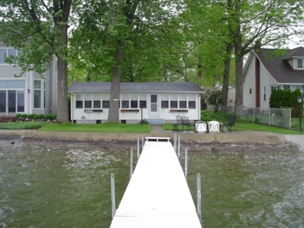 6041 E Island Ave, Syracuse, IN 46567 photo 1