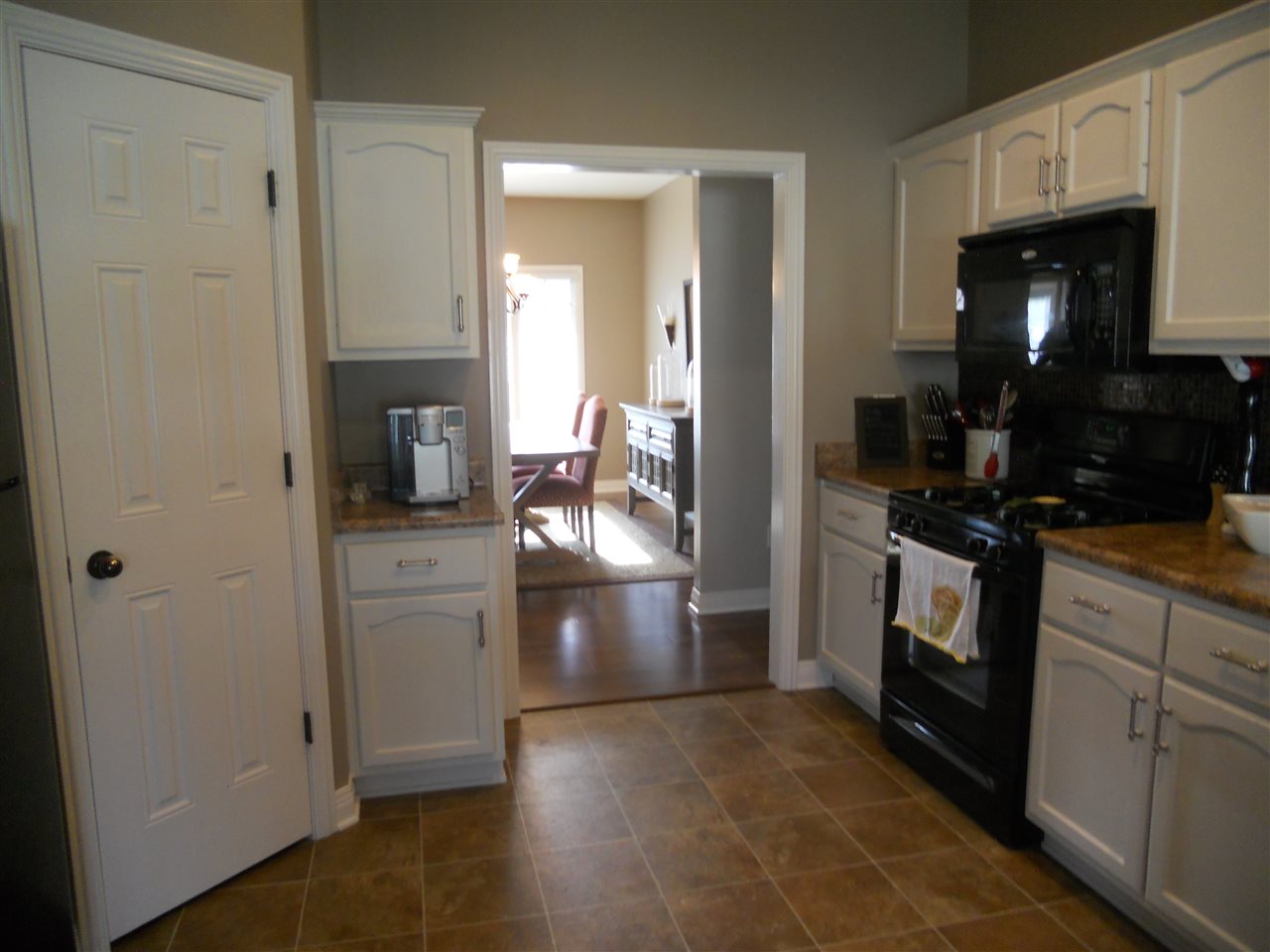 1302 Almdale Dr, Fort Wayne, IN 46818 photo 4