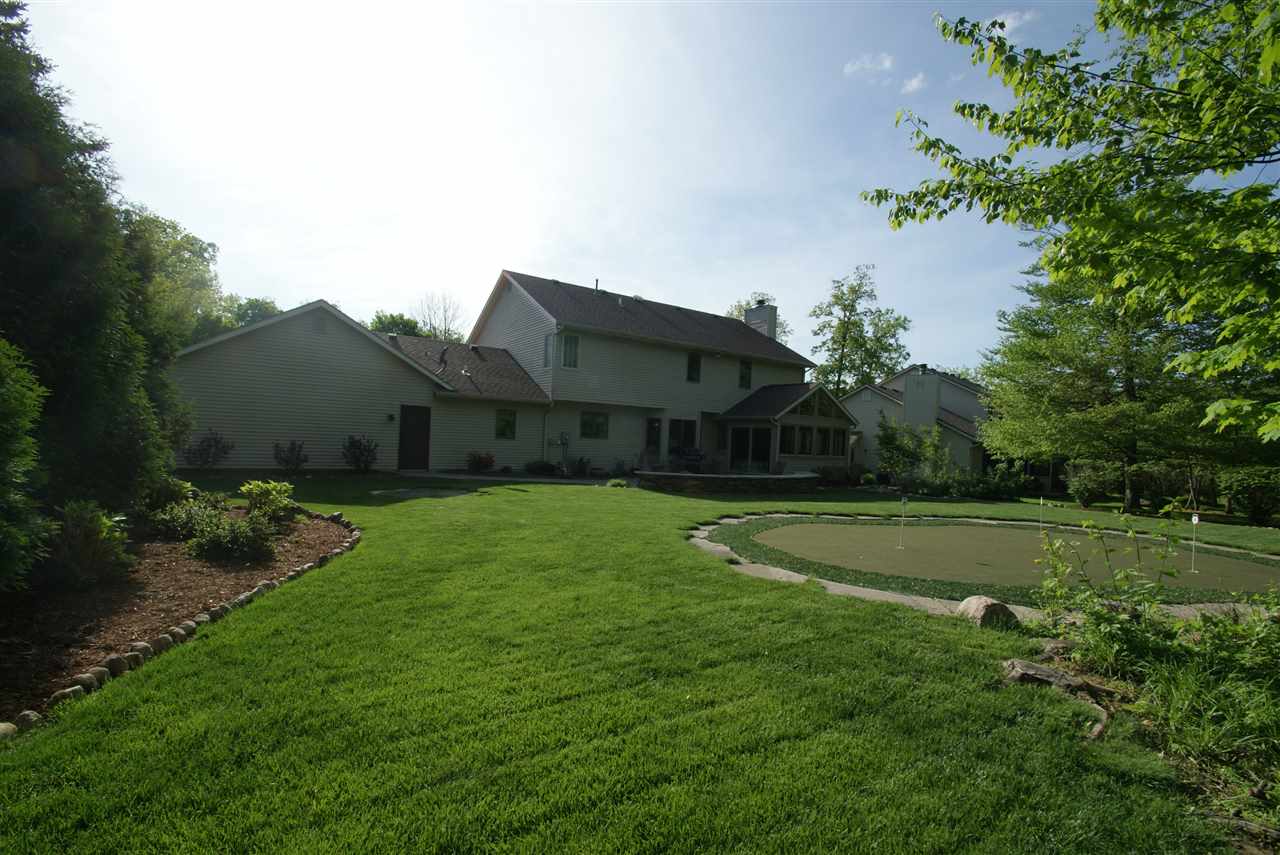 1811 Hollow Creek Ct, Fort Wayne, IN 46814 photo 2