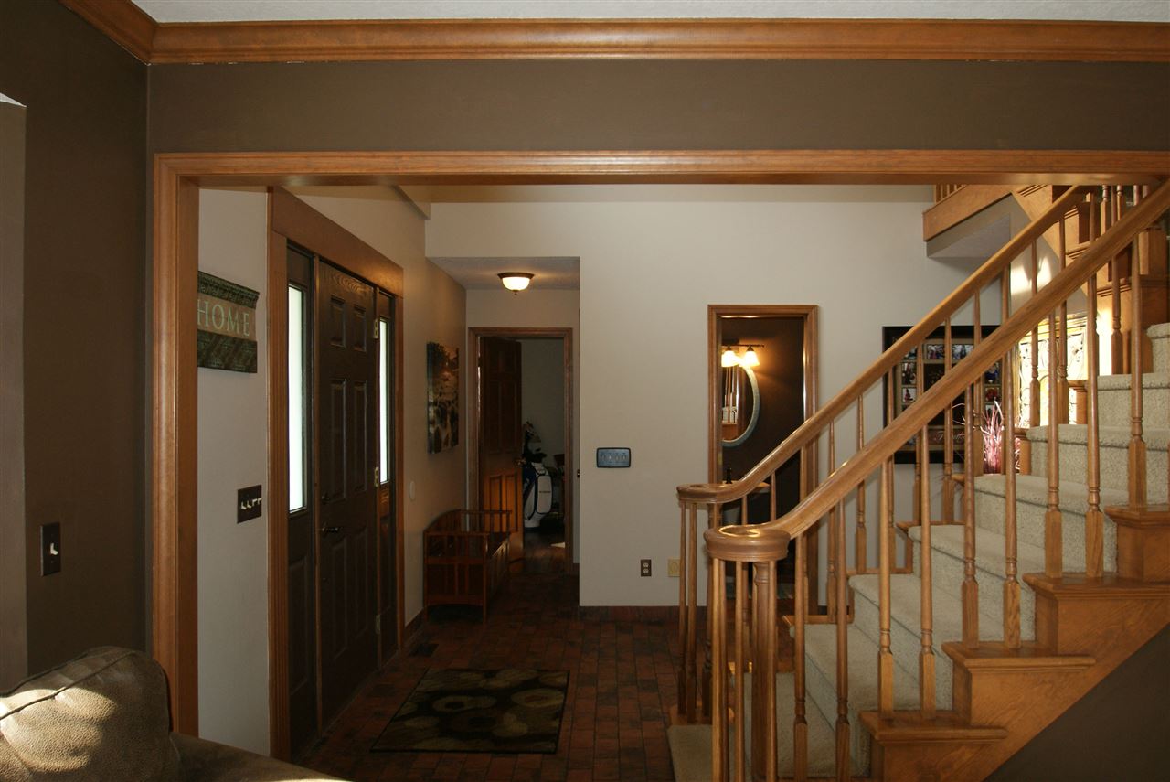 1811 Hollow Creek Ct, Fort Wayne, IN 46814 photo 7