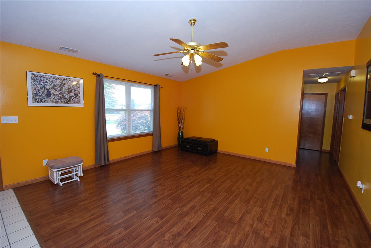 182 Ashbury Ct, Jasper, IN 47546 photo 3