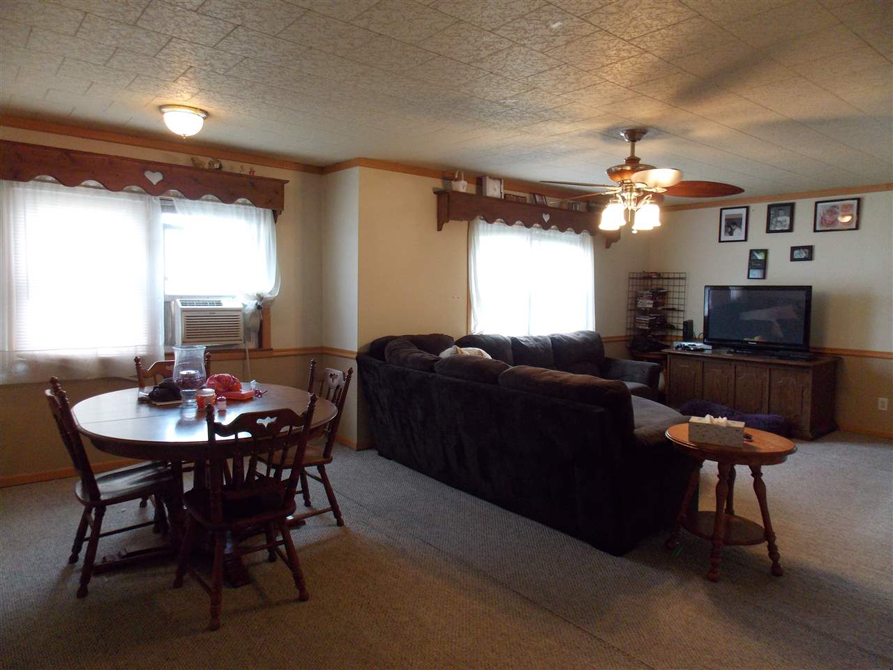 502 W Johnson St, Wolcott, IN 47995 photo 5