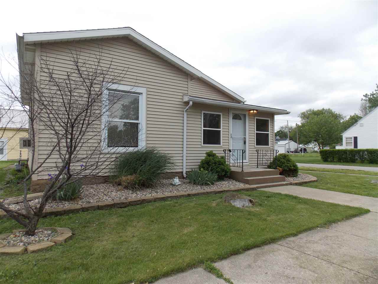 502 W Johnson St, Wolcott, IN 47995 photo 16