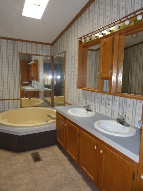 407 W Main St, Rossville, IN 46065 photo 10