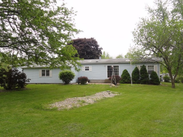 407 W Main St, Rossville, IN 46065 photo 2