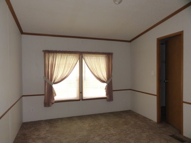 407 W Main St, Rossville, IN 46065 photo 8