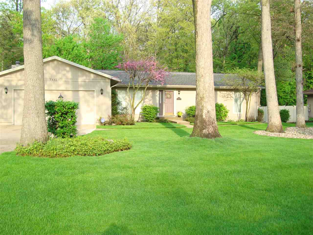 54420 Old Bedford Trl, Mishawaka, IN 46545 photo 1