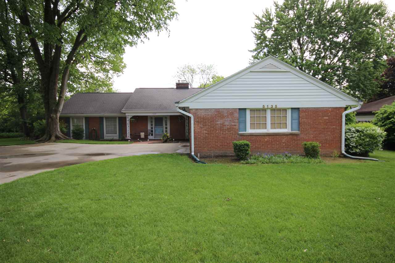 5135 Woodhurst Blvd, Fort Wayne, IN 46807 photo 2