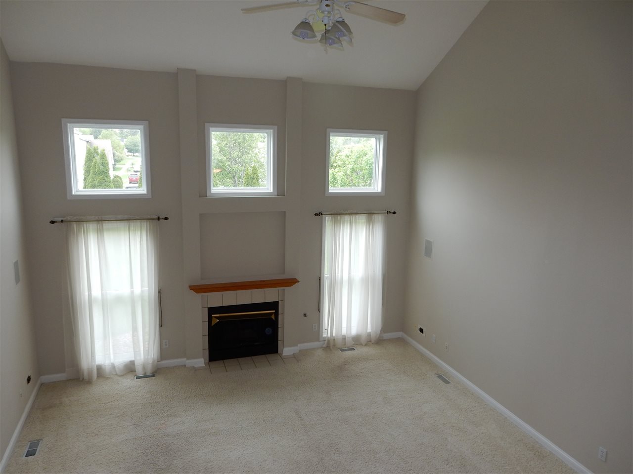 52225 Eagle Chase Dr, Granger, IN 46530 photo 16