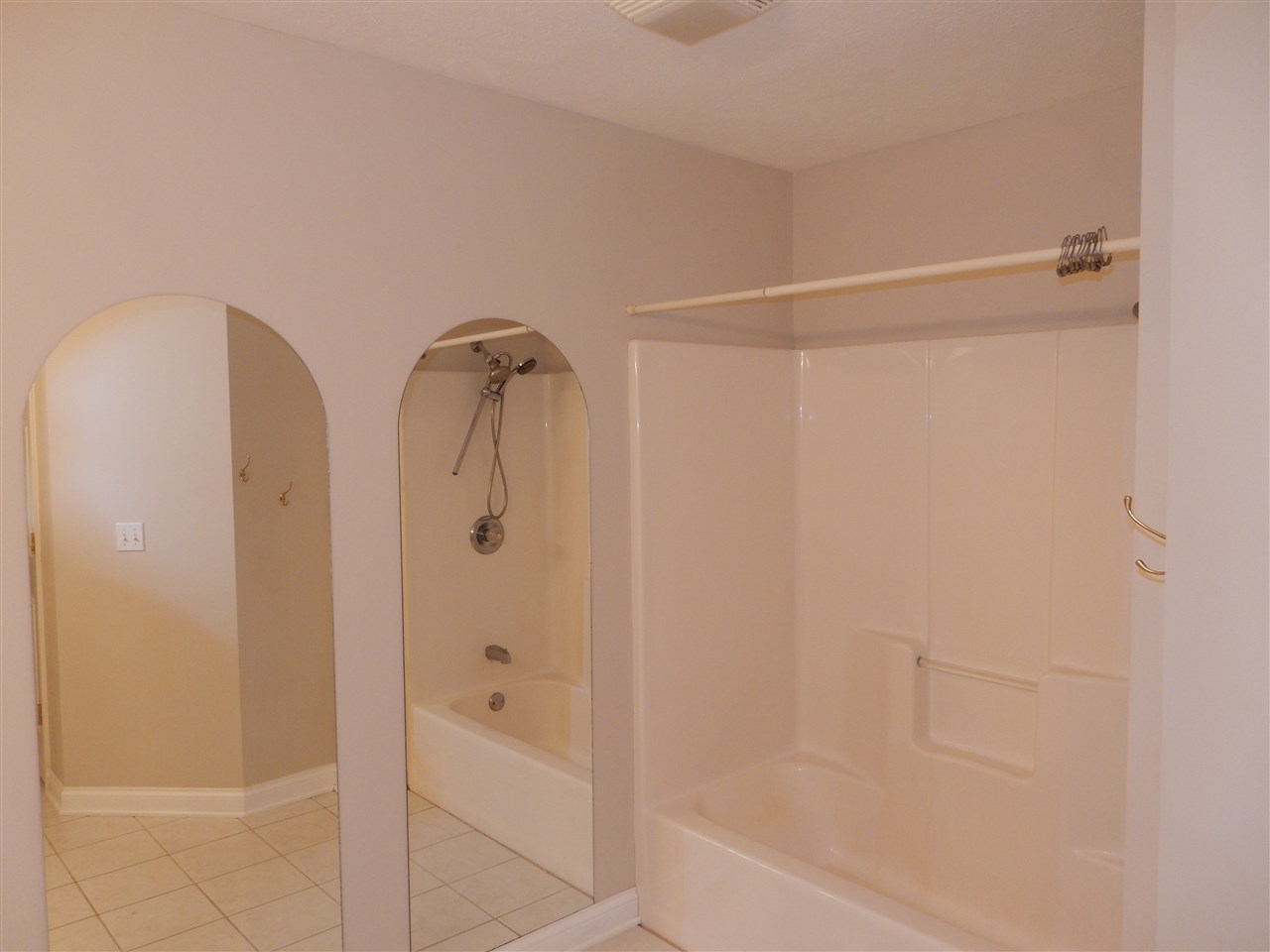 52225 Eagle Chase Dr, Granger, IN 46530 photo 9
