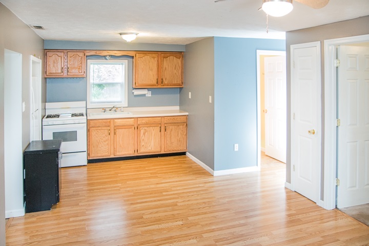 23820 Wilshire Blvd, Elkhart, IN 46516 photo 2