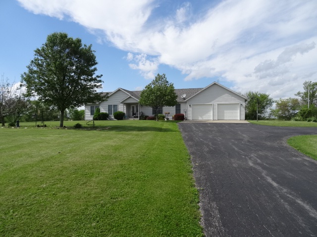 9524 W 700 S, Hudson, IN 46747 photo 1