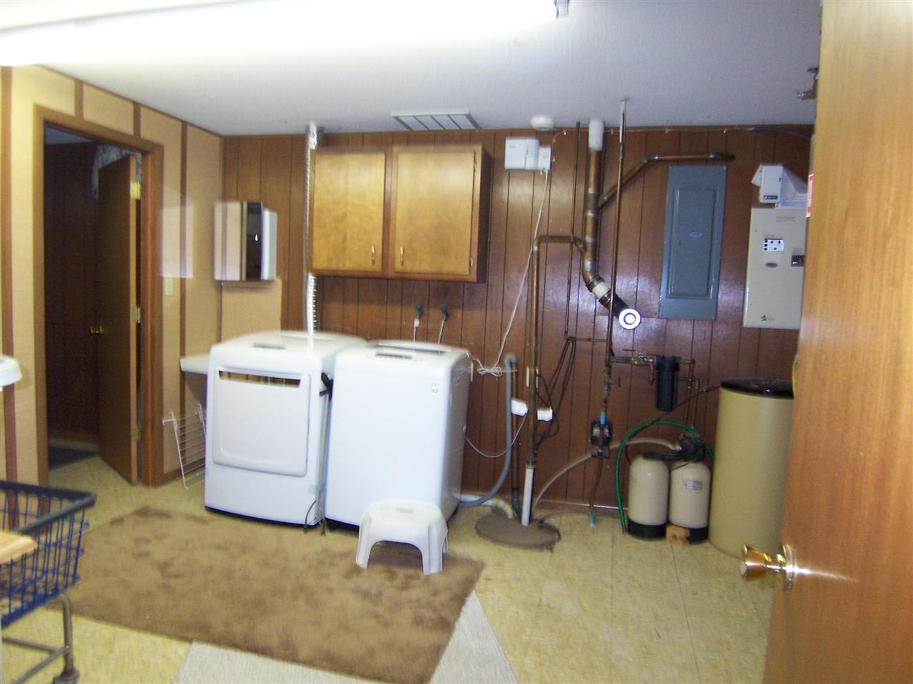 1727 Lathrop Dr, Fort Wayne, IN 46808 photo 5