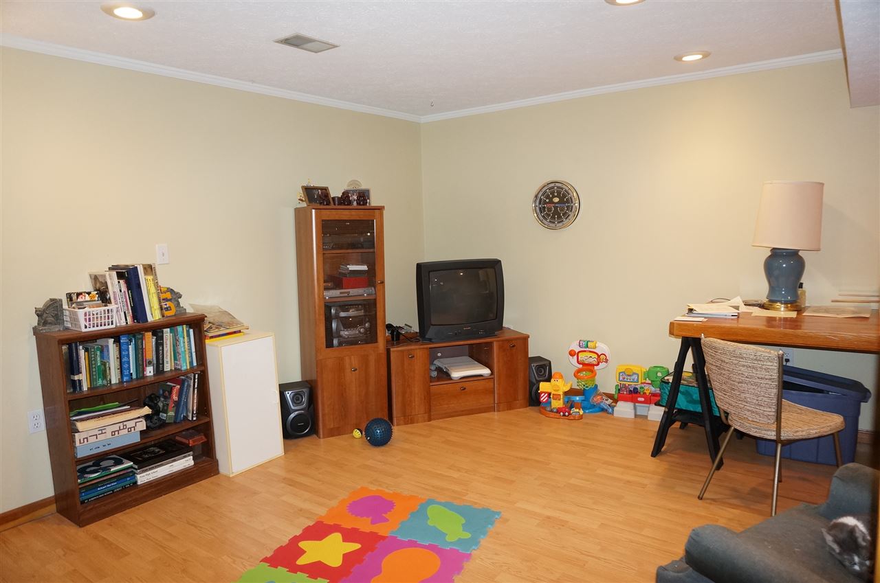 19099 Glendale Ave, South Bend, IN 46637 photo 11