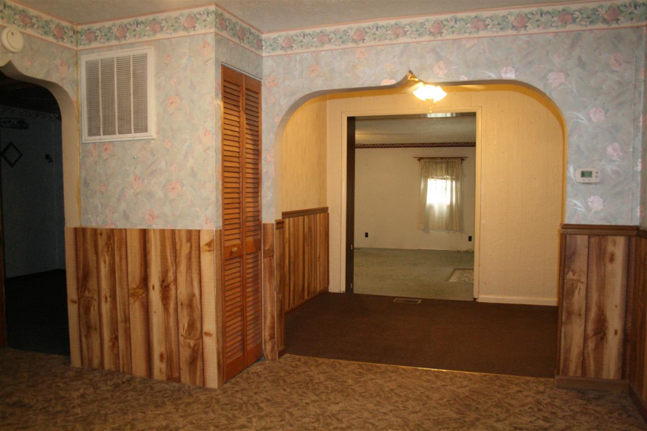 1004 W Grissom Ave, Mitchell, IN 47446 photo 11