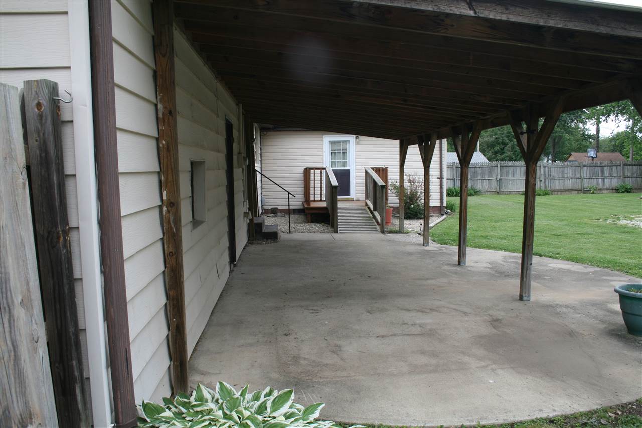 1004 W Grissom Ave, Mitchell, IN 47446 photo 6
