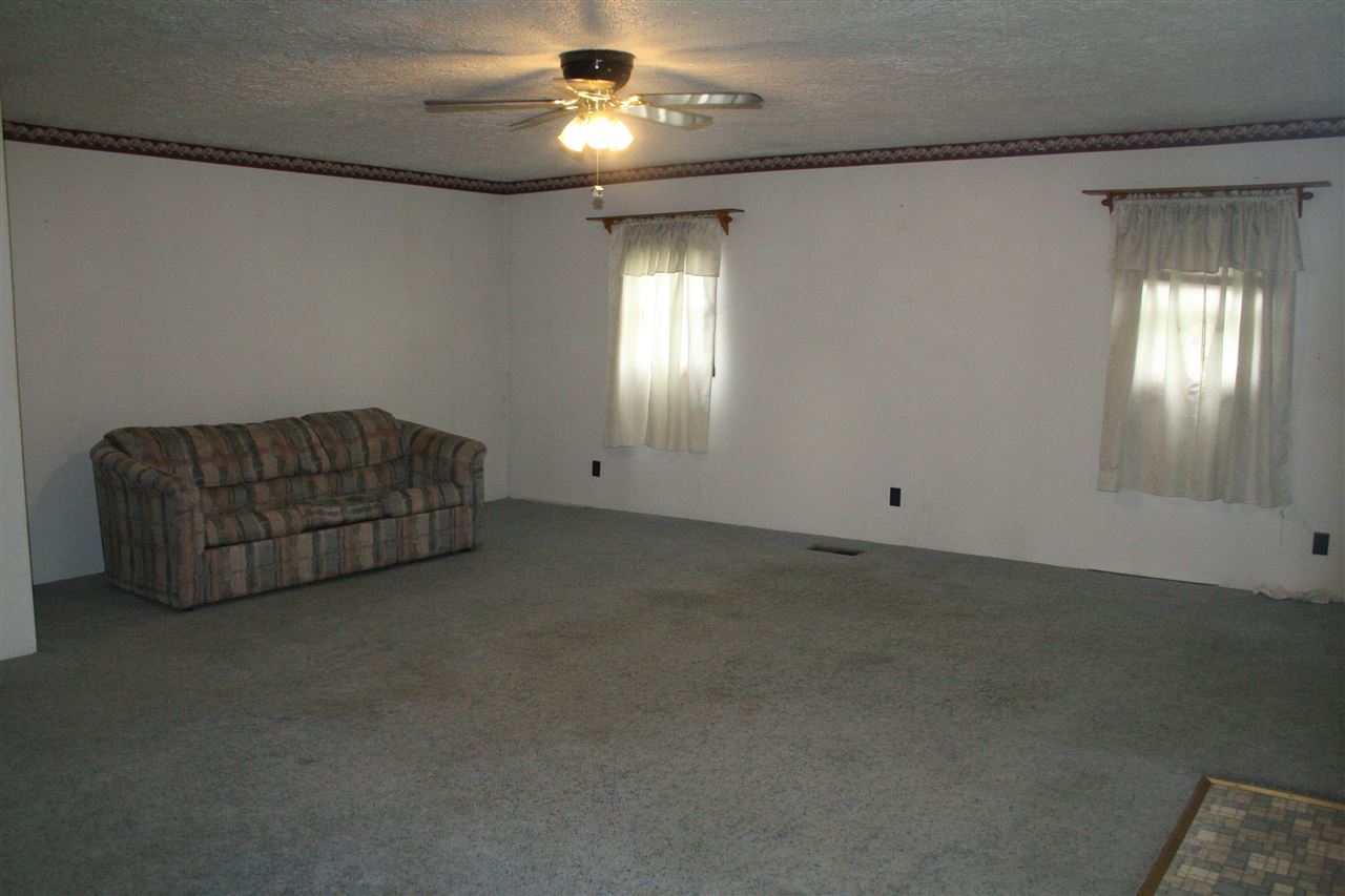 1004 W Grissom Ave, Mitchell, IN 47446 photo 2