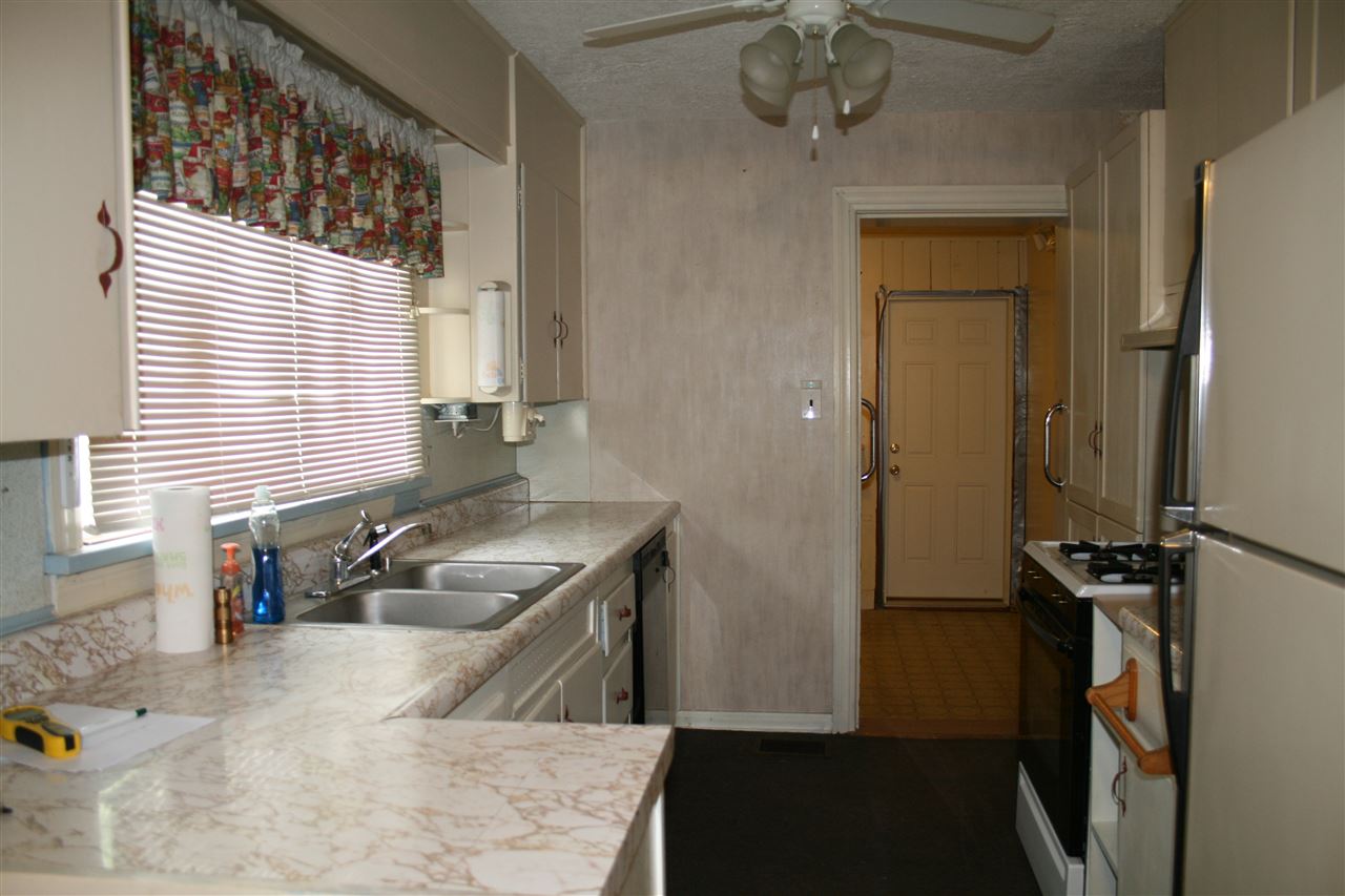 1004 W Grissom Ave, Mitchell, IN 47446 photo 3