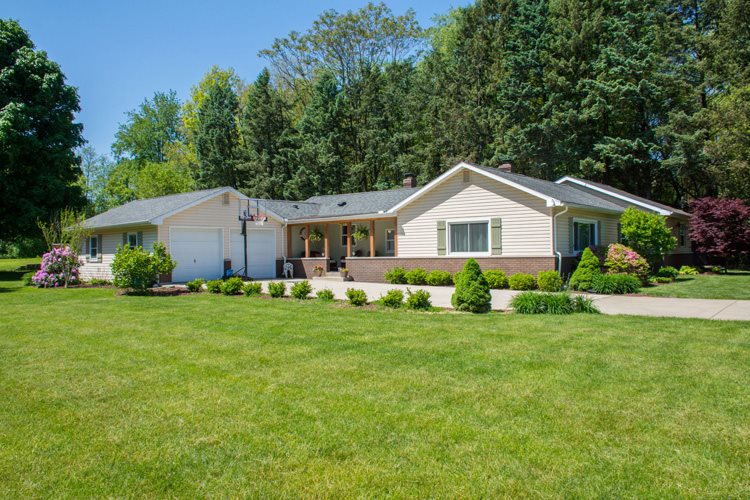 15242 Brick Rd, Granger, IN 46530 photo 1