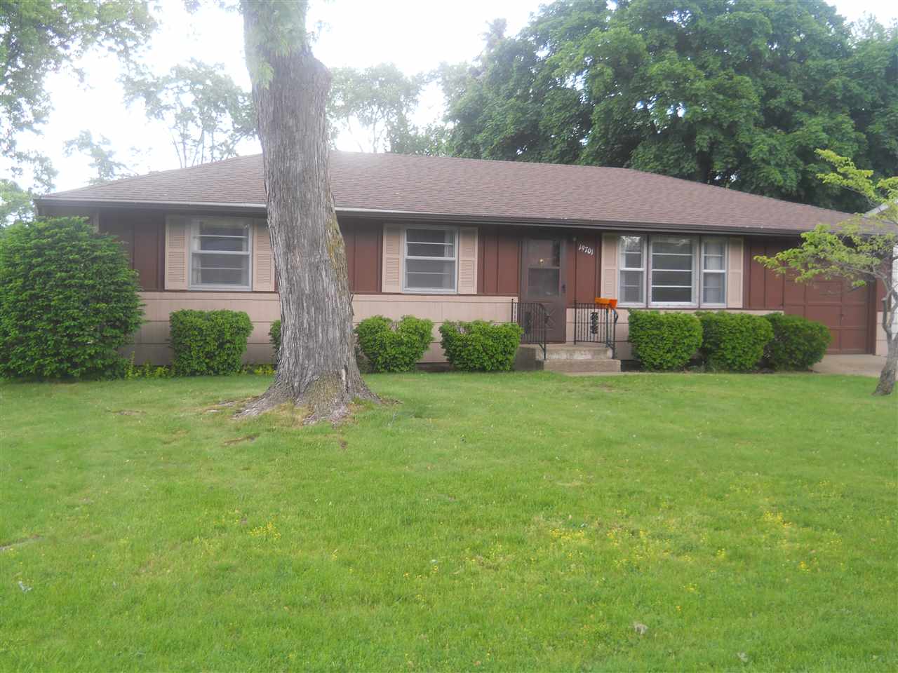 19701 Dubois Ave, South Bend, IN 46637 photo 1
