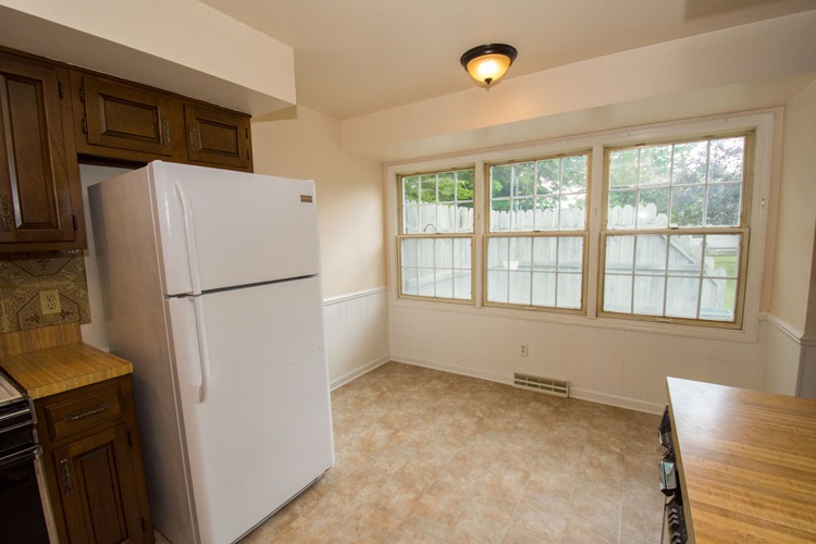 1832 Edgefield Ln, Mishawaka, IN 46544 photo 8
