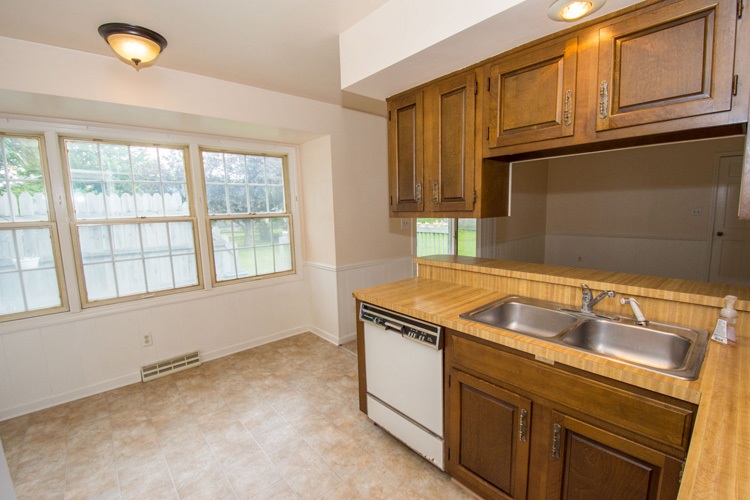 1832 Edgefield Ln, Mishawaka, IN 46544 photo 7