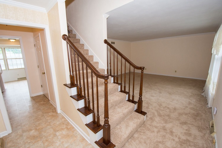 1832 Edgefield Ln, Mishawaka, IN 46544 photo 4