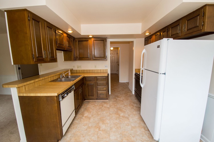 1832 Edgefield Ln, Mishawaka, IN 46544 photo 11