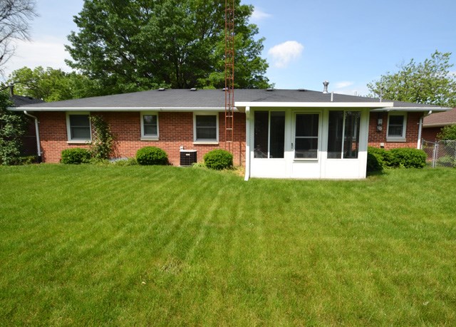 1312 N Greenbriar Rd, Muncie, IN 47304 photo 2