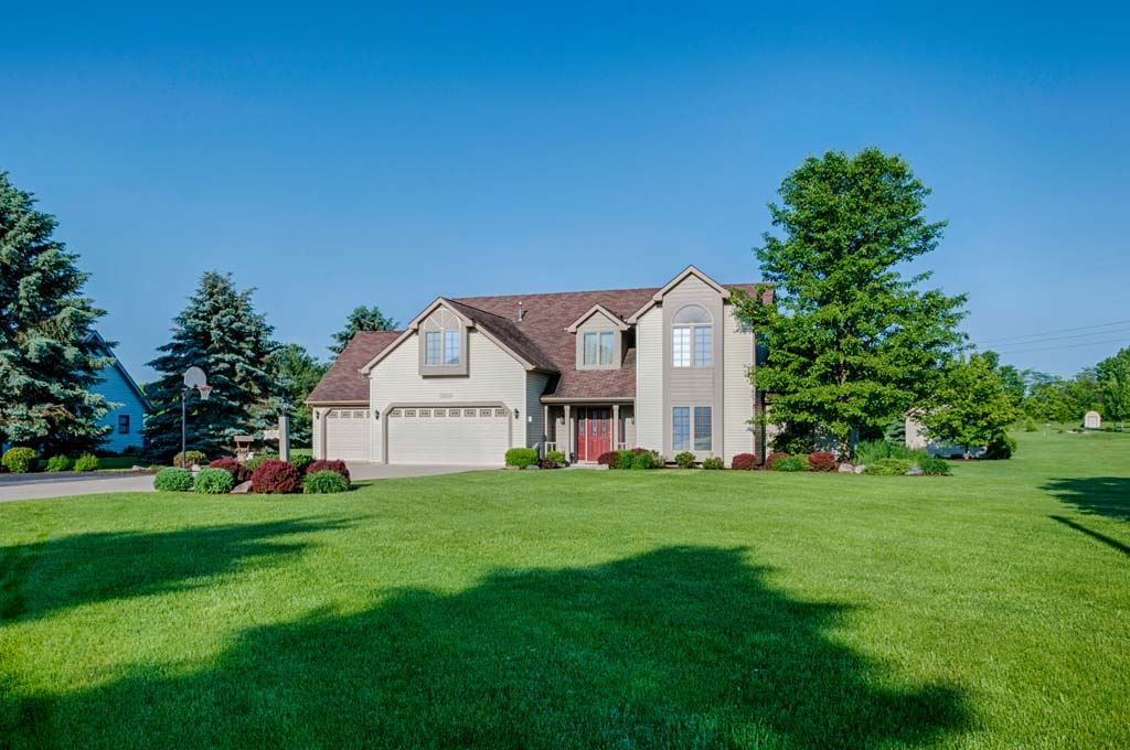 11615 Hardisty Rd, Fort Wayne, IN 46845 photo 2