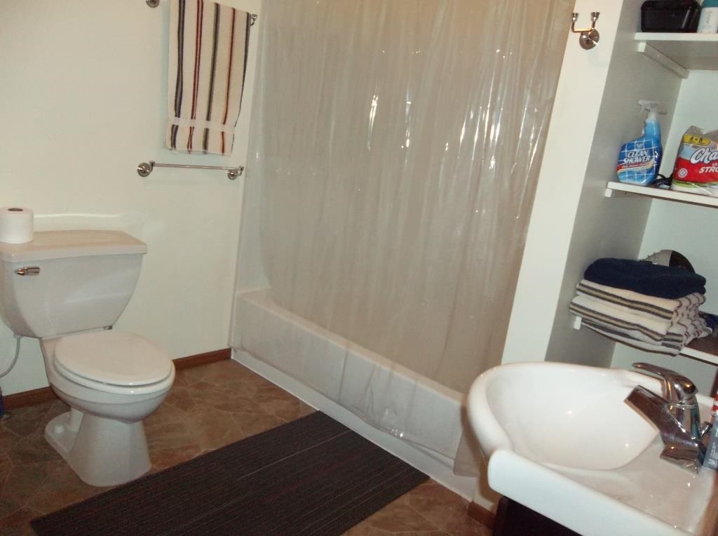425 S Center St, Bunker Hill, IN 46914 photo 6