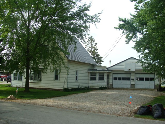307 S 3rd St, Flora, IN 46929 photo 3