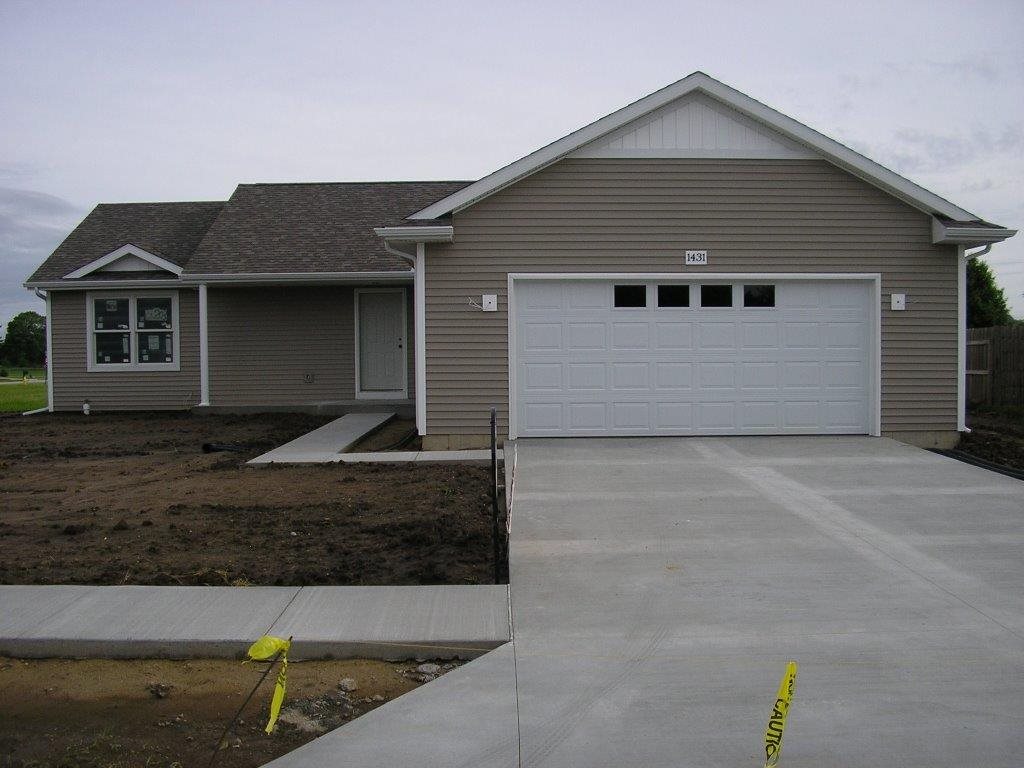 1431 Twinflower Dr, Goshen, IN 46526 photo 1