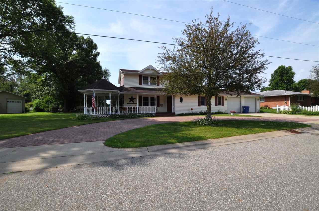 503 E Spring St, Middlebury, IN 46540 photo 2