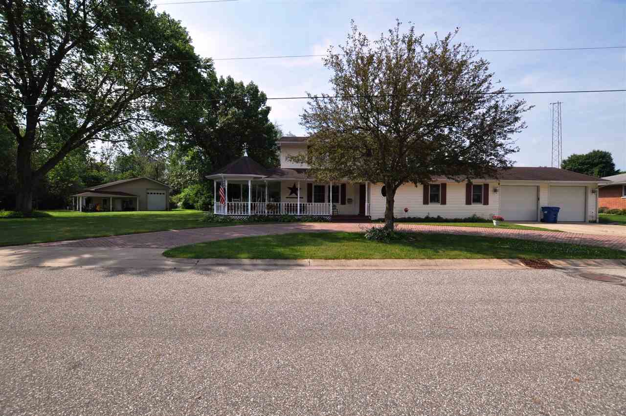 503 E Spring St, Middlebury, IN 46540 photo 3