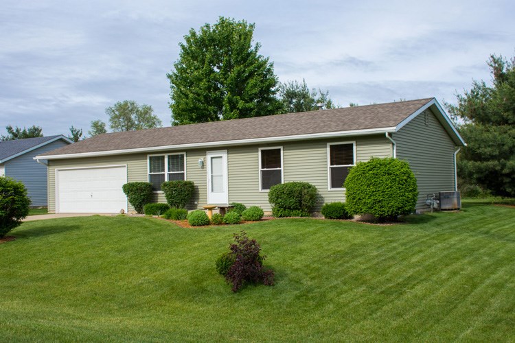 53591 Stanford Dr, Bristol, IN 46507 photo 1