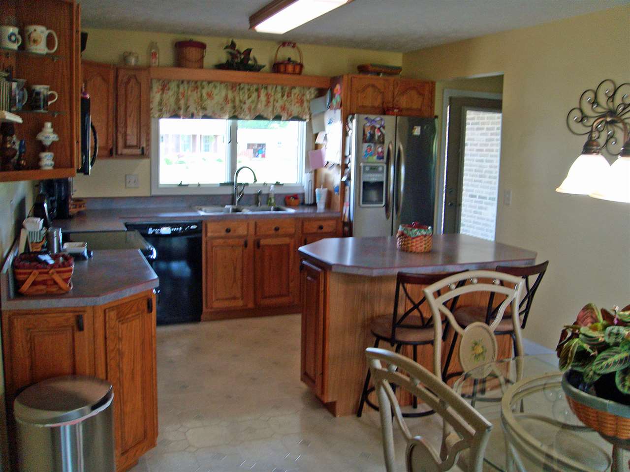 1556 Quail Run Dr, Kokomo, IN 46902 photo 3