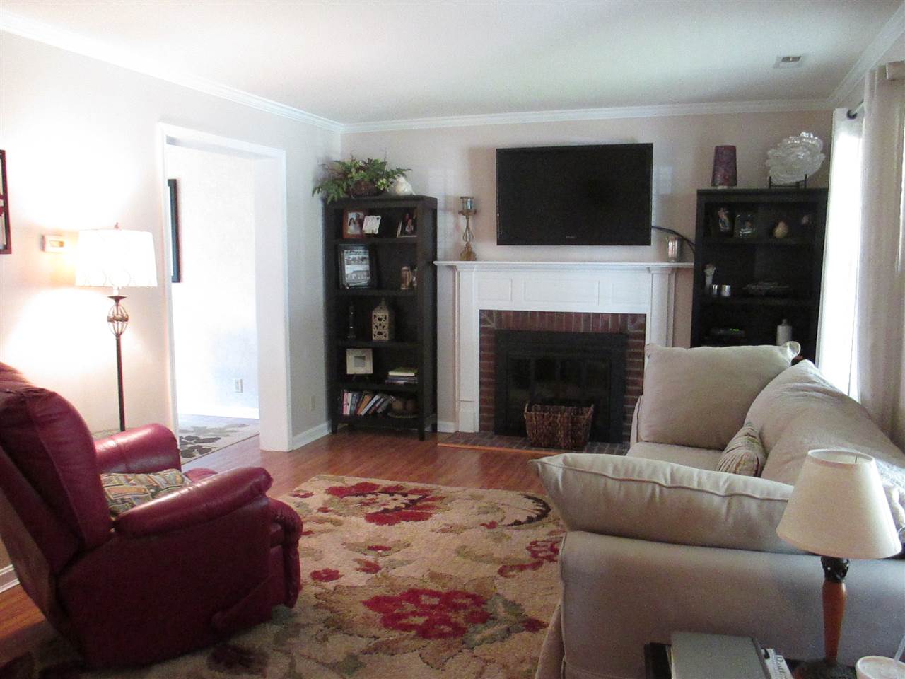 2900 Oakshire Dr, Evansville, IN 47711 photo 3