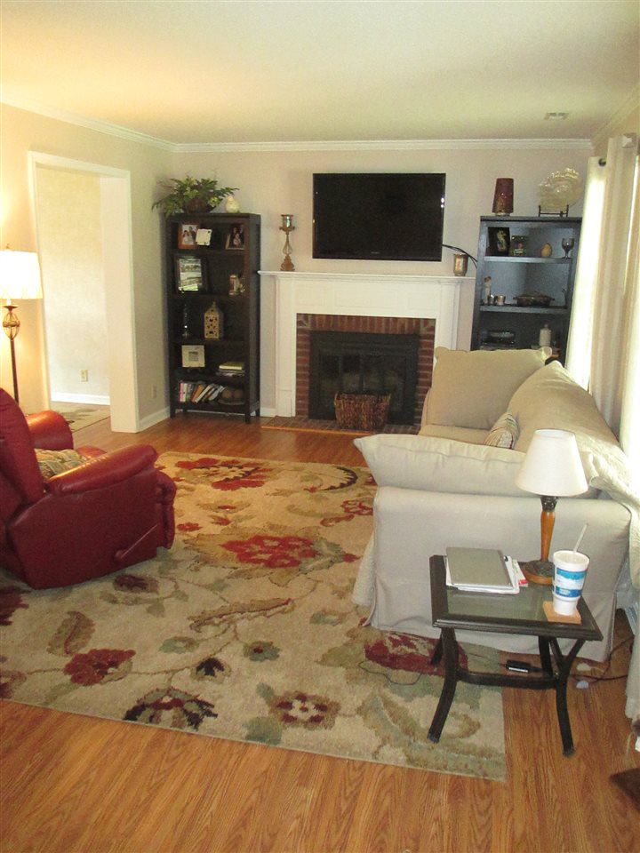 2900 Oakshire Dr, Evansville, IN 47711 photo 4