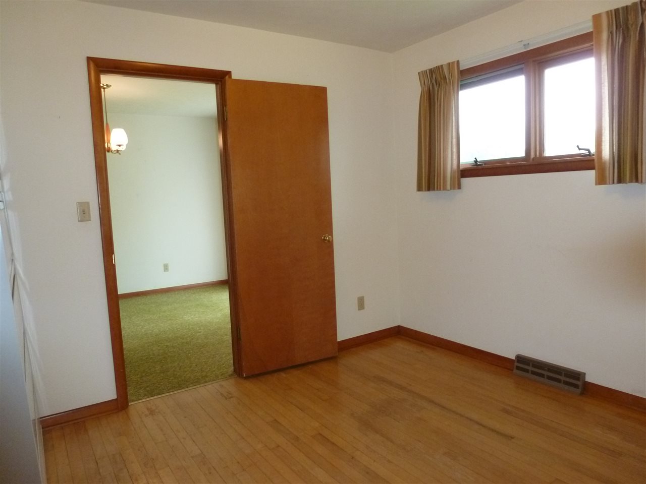 1022 W South St, Bremen, IN 46506 photo 13