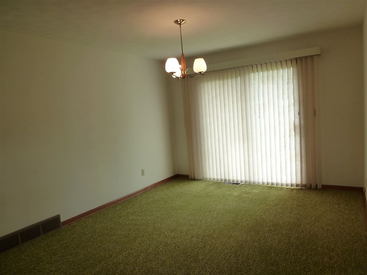 1022 W South St, Bremen, IN 46506 photo 9
