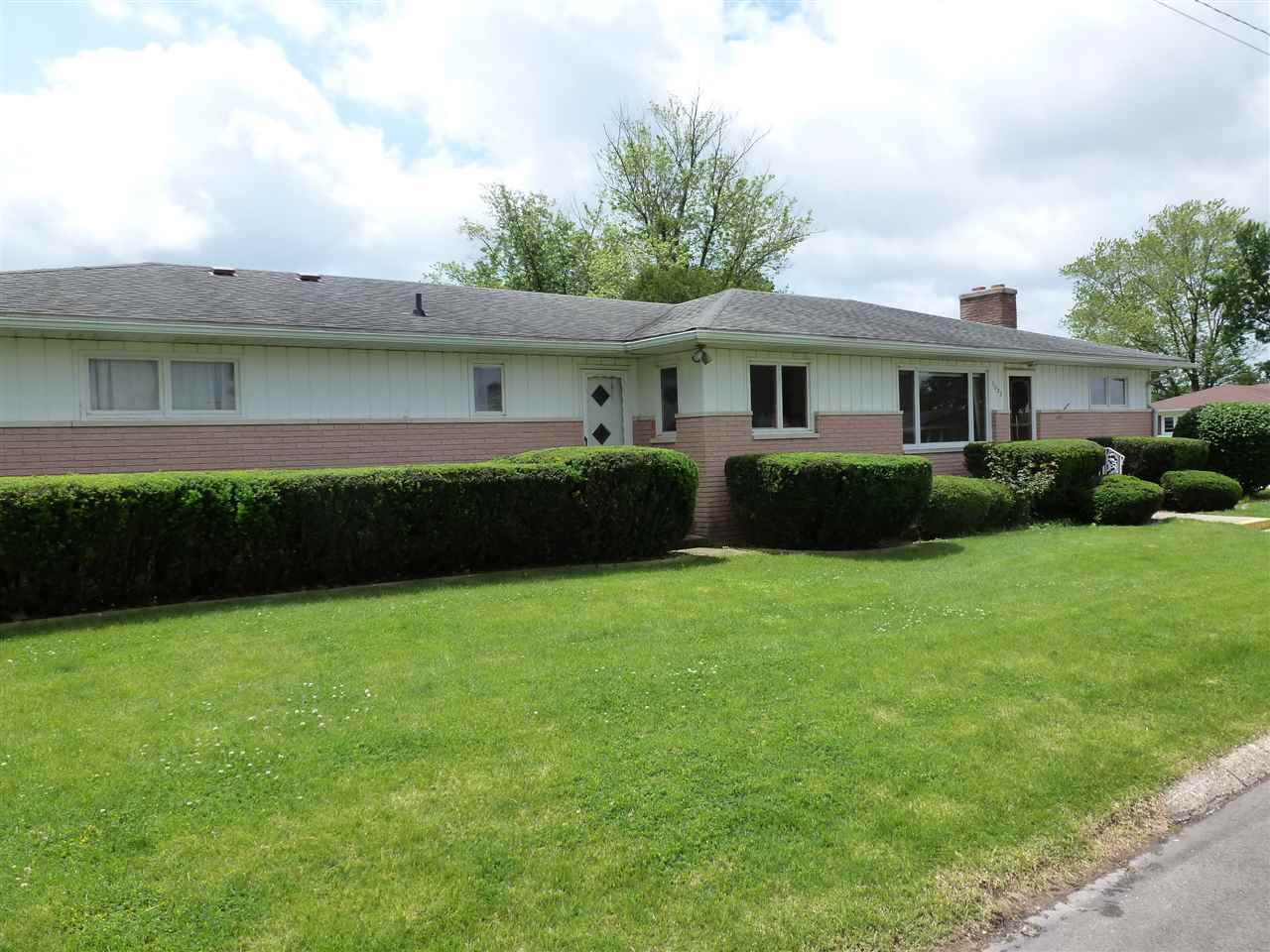 1022 W South St, Bremen, IN 46506 photo 1