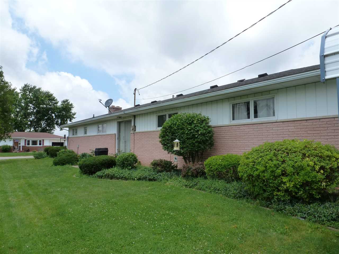 1022 W South St, Bremen, IN 46506 photo 3