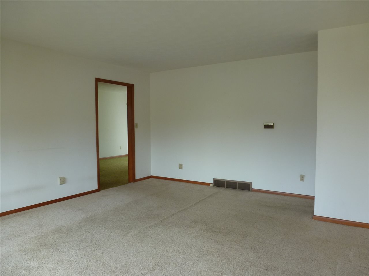 1022 W South St, Bremen, IN 46506 photo 5