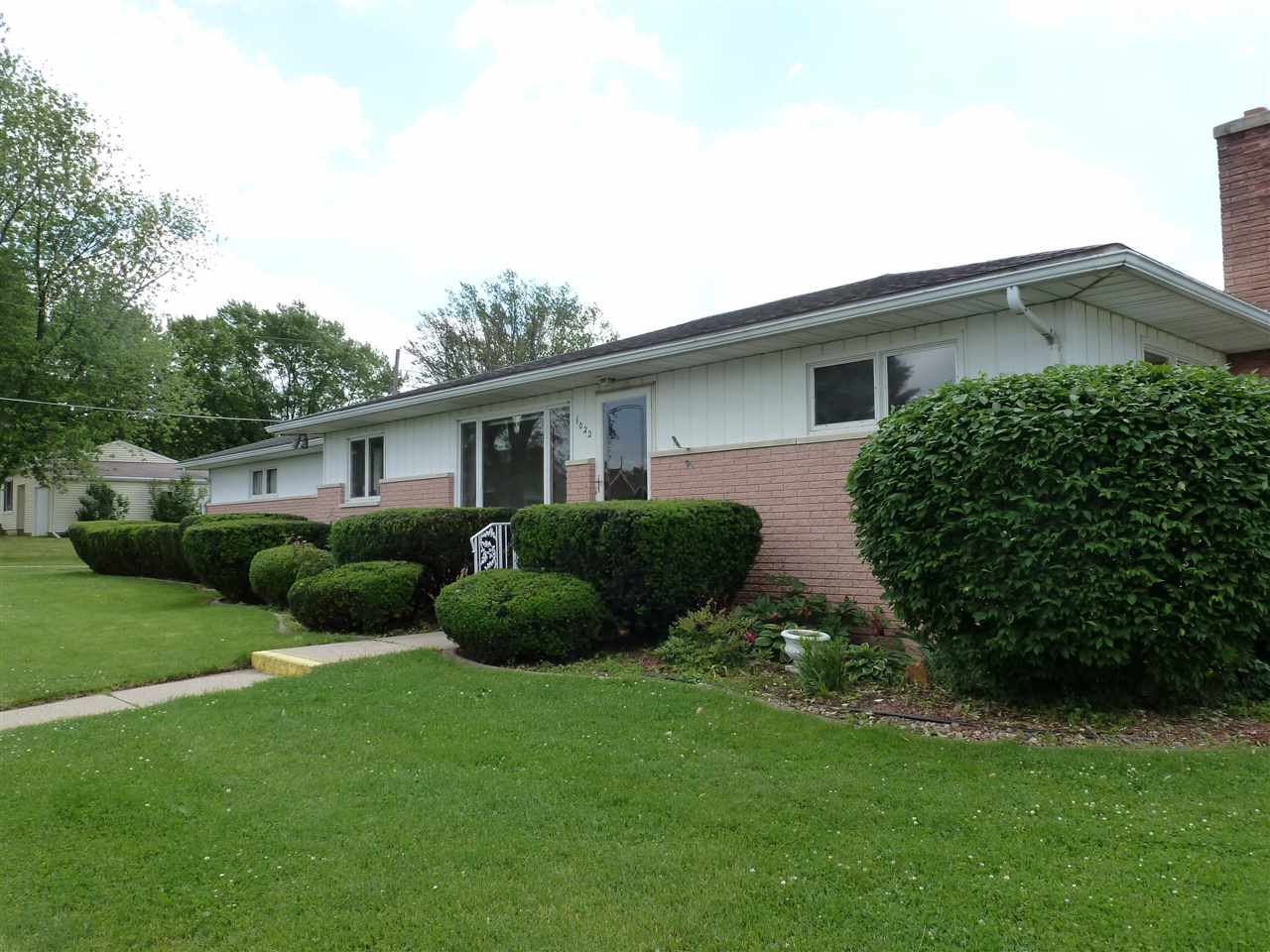 1022 W South St, Bremen, IN 46506 photo 2