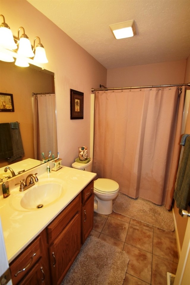 1416 Sedgefield Way, Goshen, IN 46526 photo 6