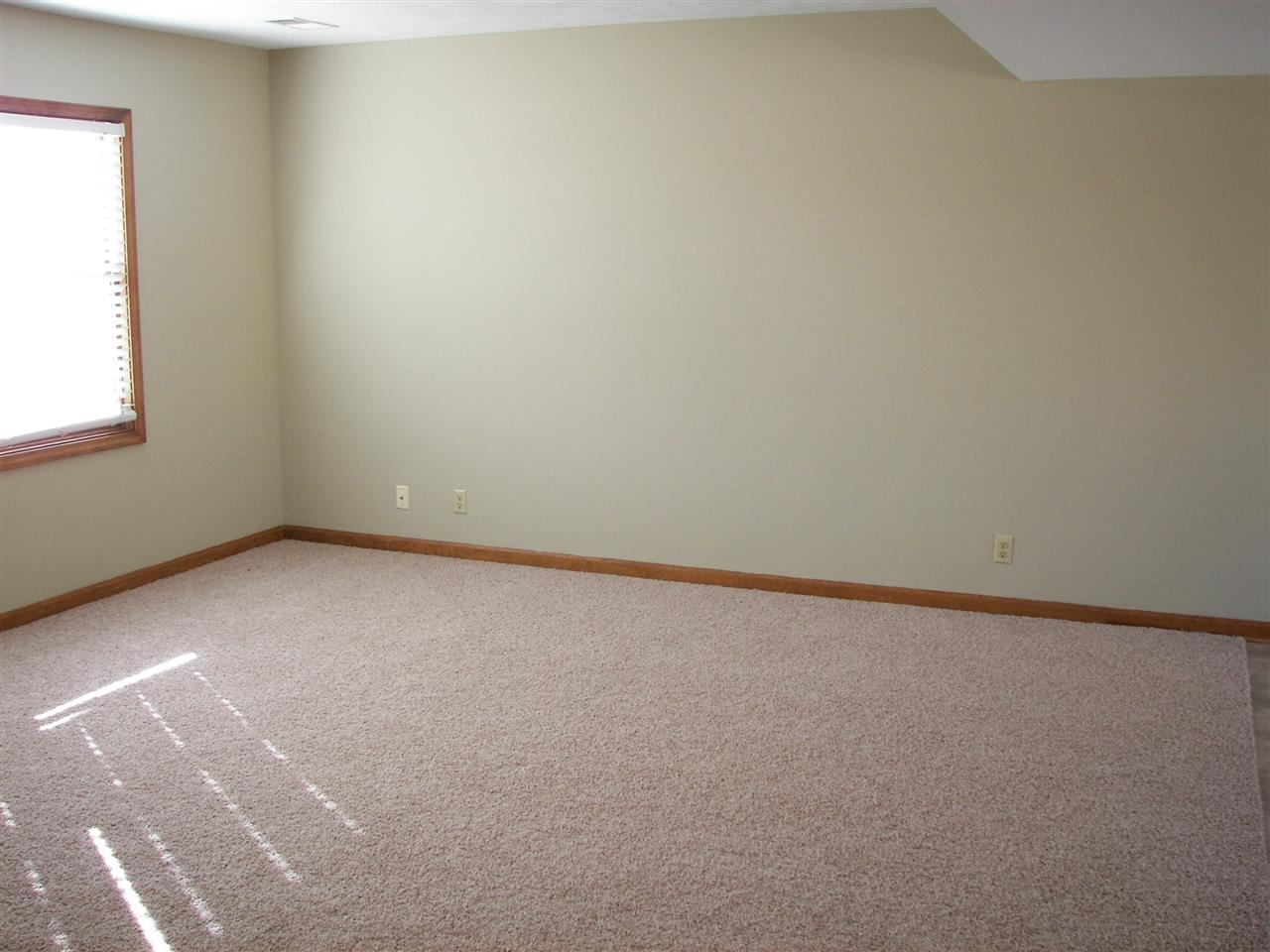 7444 Meridian Ave, Evansville, IN 47715 photo 3