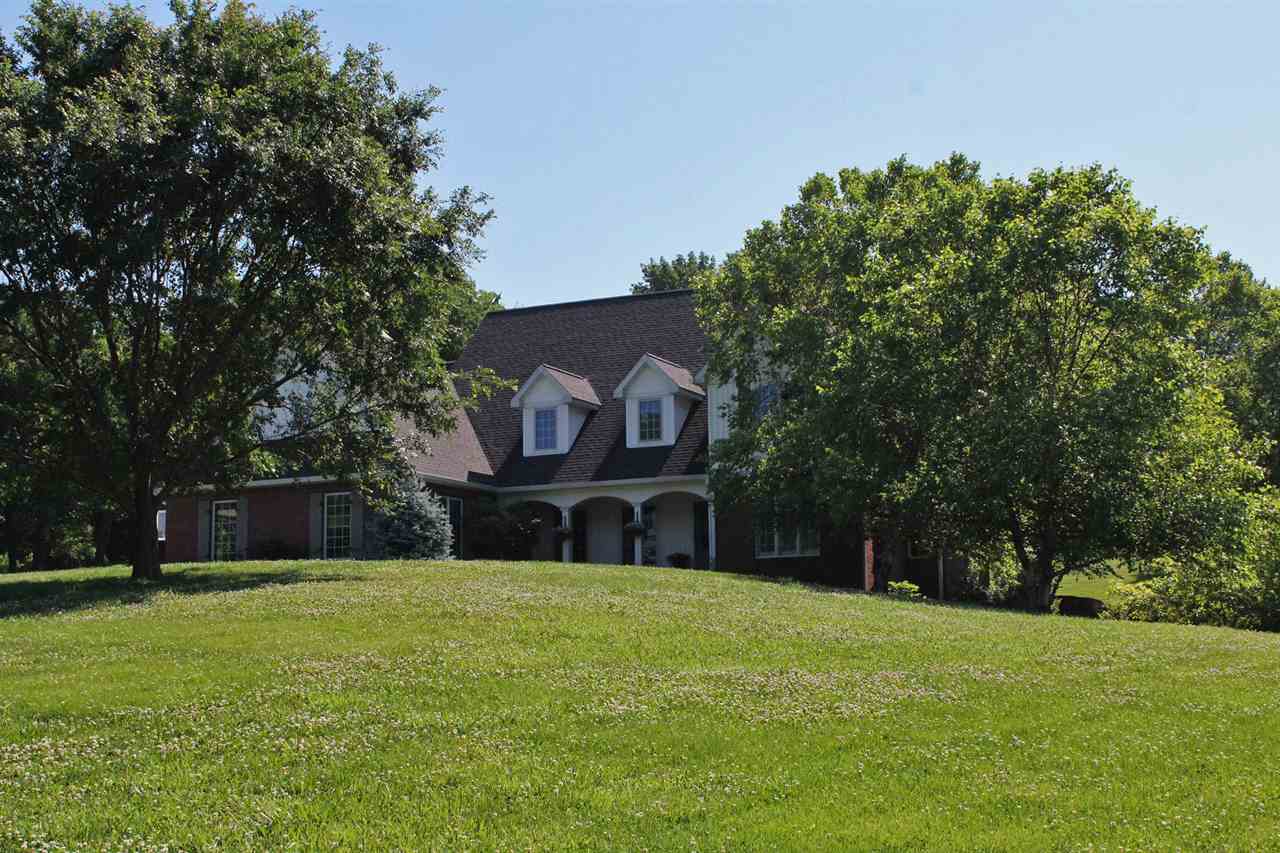 2635 Secretariat Ct, Evansville, IN 47720 photo 2